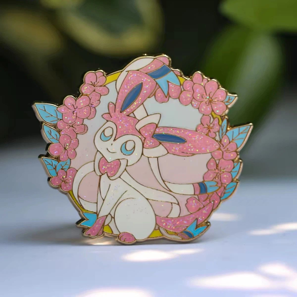 Floral 2‑in‑1 Pin & Magnet
